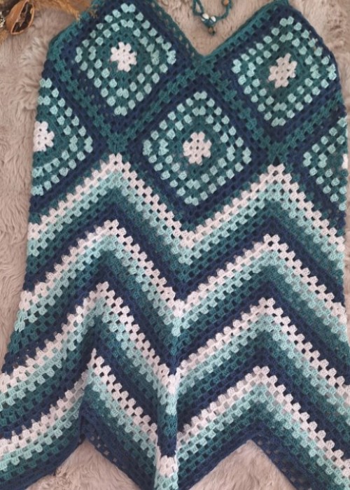 Yazlık Yeşil,Mavi,Beyaz Geometrik Desenli Asimetrik Askılı Örgü Elbise