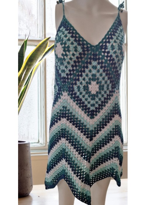 Yazlık Yeşil,Mavi,Beyaz Geometrik Desenli Asimetrik Askılı Örgü Elbise