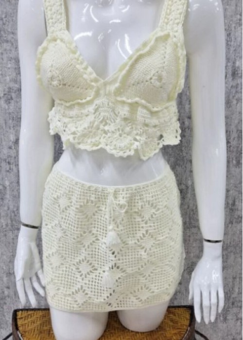 Kadın Ekru Renk Yazlık Örgü Geniş Askılı Sırtı Bağcıklı Bluz