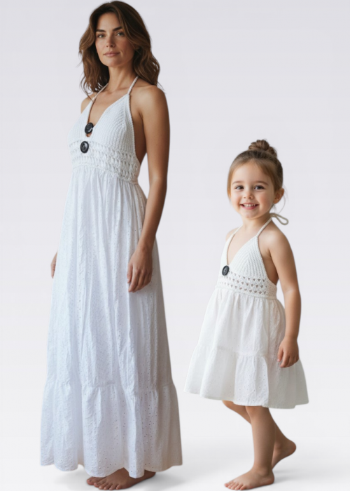 ANNE KIZ KOMBİN BEYAZ DÜĞME DETAYLI EL ÖRGÜSÜ YAZLIK ELBİSE