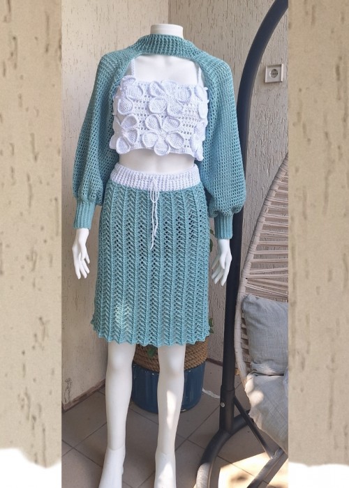 KADIN YEŞİL RENK ÖRGÜ PAMUKLU İP ÜÇLÜ ETEKLİ TAKIM