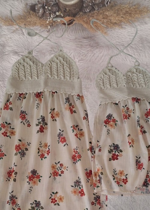 ANNE KIZ KOMBİN KREM ÇİÇEK DESENLİ EL ÖRGÜSÜ YAZLIK ELBİSE