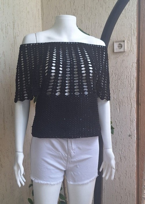 Kadın Siyah Pamuklu İp Pul Detaylı Hand Made El Örgüsü Düşük Omuz Düşük Kol Yazlık Bluz Kadın Siyah Pamuklu İp Pul Detaylı Hand Made El Örgüsü Düşük Omuz Düşük Kol Yazlık Bluz