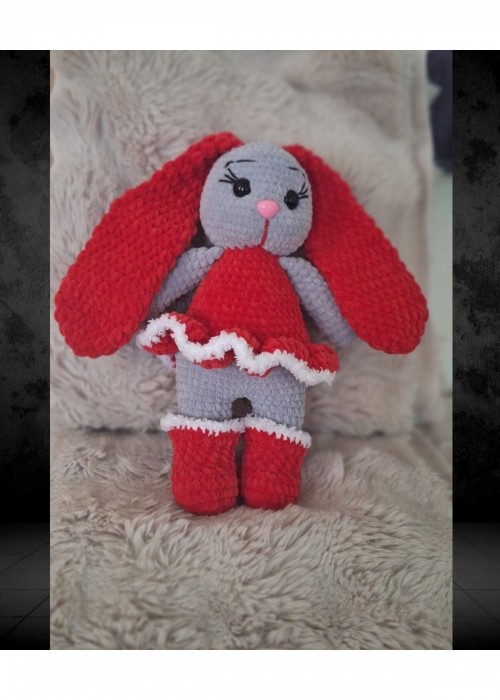 Kadife İp Örgü Amigurumi Kırmızı Tavşan Bebek Oyuncak Kadife İp Örgü Amigurumi Kırmızı Tavşan Bebek Oyuncak