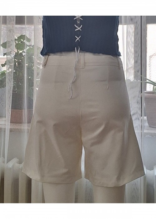 Kadın Ekru Renk Kırık Beyaz Kemer Ve Cep Detaylı Mom Şort Kadın Ekru Renk Kırık Beyaz Kemer Ve Cep Detaylı Mom Şort