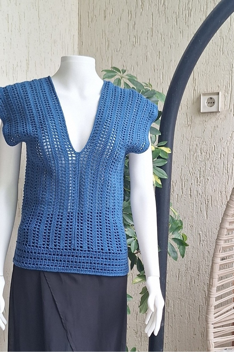 KADIN MAVİ RENK PAMUKLU İPTEN V YAKA DÜŞÜK OMUZ DÜŞÜK KOL HAND MADE EL ÖRGÜSÜ YAZLIK BLUZ