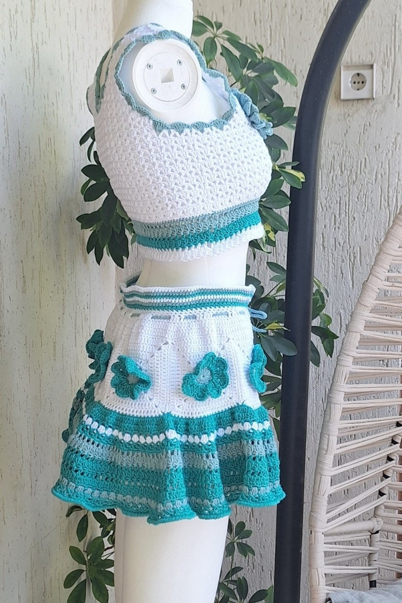 KADIN BEYAZ YEŞİL VE TONLARI RENK PAMUKLU COTON İPTEN HAND MADE EL ÖRGÜSÜ KALIN ASKILI  CROP BLUZ  KISA ETEKLİ TAKIM