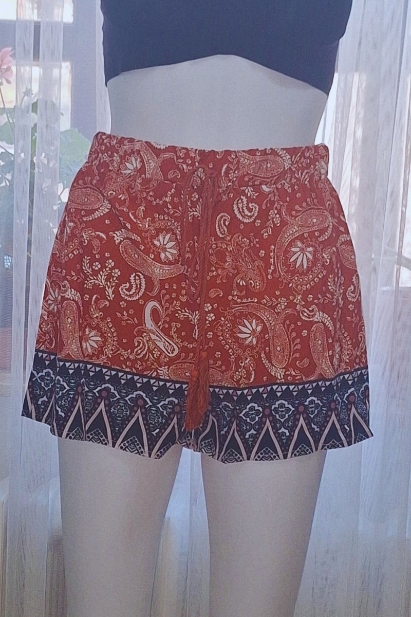 Bağcıklı Paisley, Geometrik Baskılı Turuncu Yazlık Şort Bağcıklı Paisley, Geometrik Baskılı Turuncu Yazlık Şort