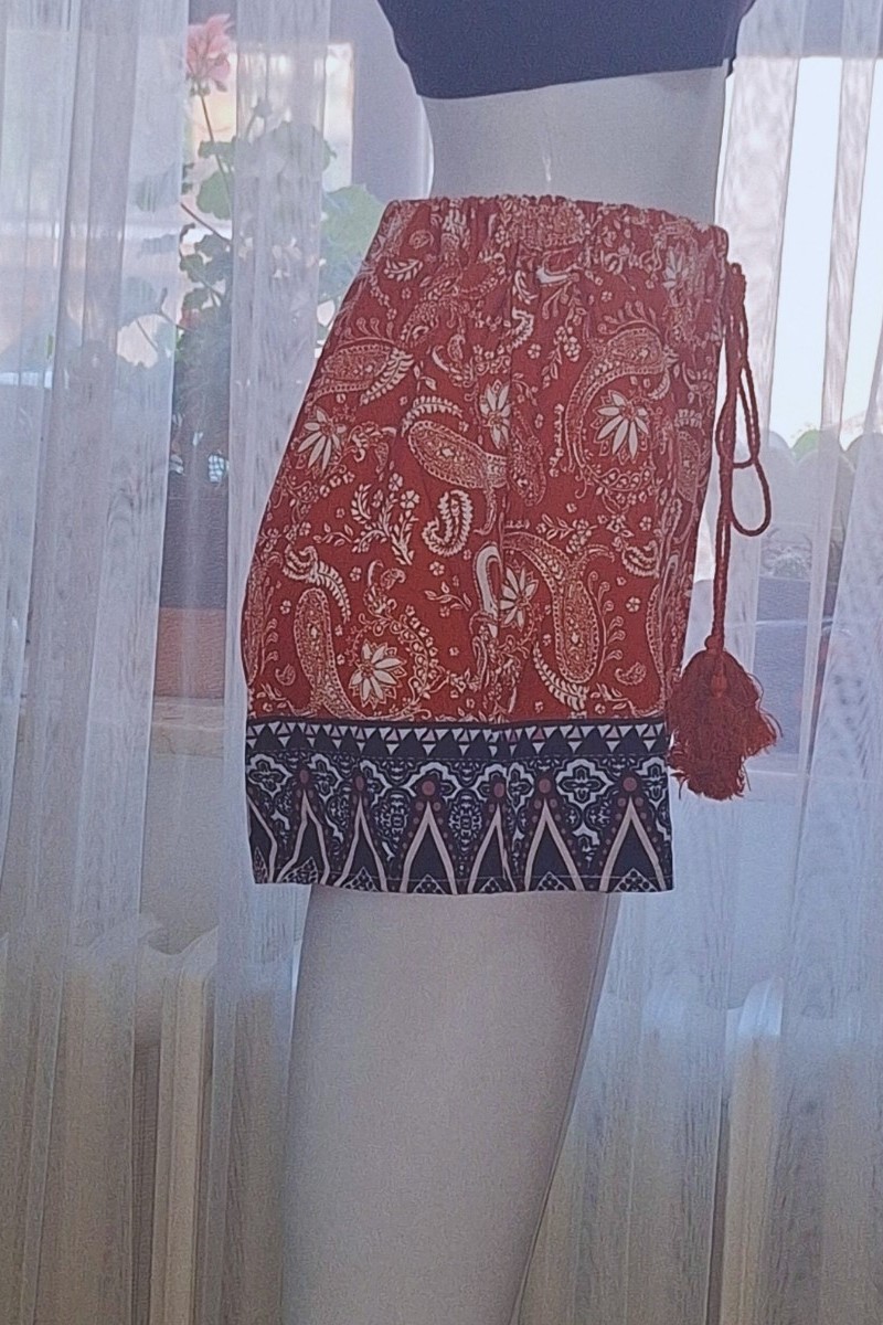 Bağcıklı Paisley, Geometrik Baskılı Turuncu Yazlık Şort Bağcıklı Paisley, Geometrik Baskılı Turuncu Yazlık Şort