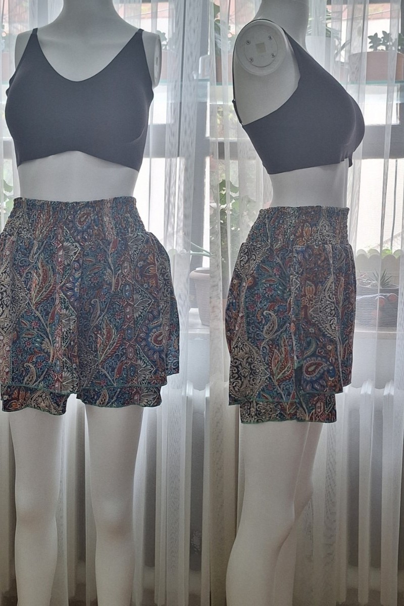Büzgülü Yüksek Bel Katmanlı Paisley desenli Etek Şort Büzgülü Yüksek Bel Katmanlı Paisley desenli Etek Şort