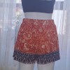 Bağcıklı Paisley, Geometrik Baskılı Turuncu Yazlık Şort Bağcıklı Paisley, Geometrik Baskılı Turuncu Yazlık Şort