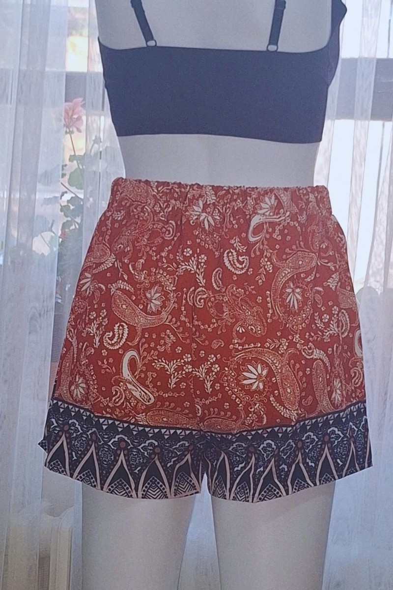 Bağcıklı Paisley, Geometrik Baskılı Turuncu Yazlık Şort Bağcıklı Paisley, Geometrik Baskılı Turuncu Yazlık Şort